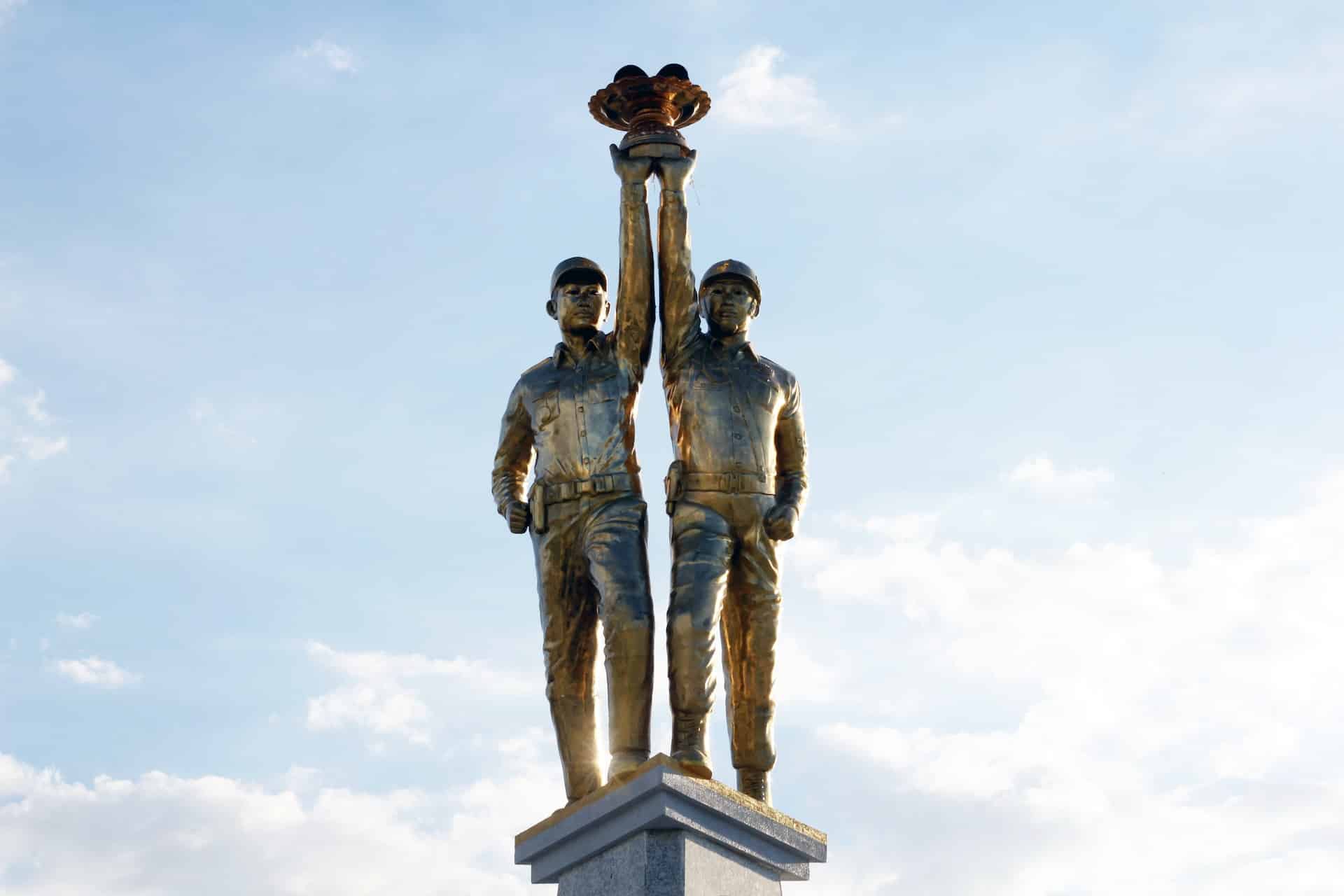 Win-Win-Monument Win-Win-Monument