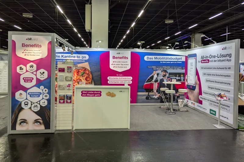ZP24_billyard-Stand Messestand von billyard auf der Zukunft Personal Europe in Köln mit Infos zu digitalen Mitarbeiter-Benefits