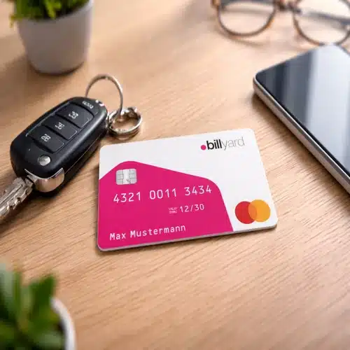 Mitarbeitender nutzt Tankkarte an einer Tankstelle als steuerfreien Sachbezug bis 50 Euro monatlich